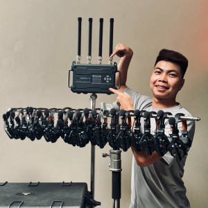 Alternative view of Hollyland Solidcom C1 Pro Roaming Hub 20S